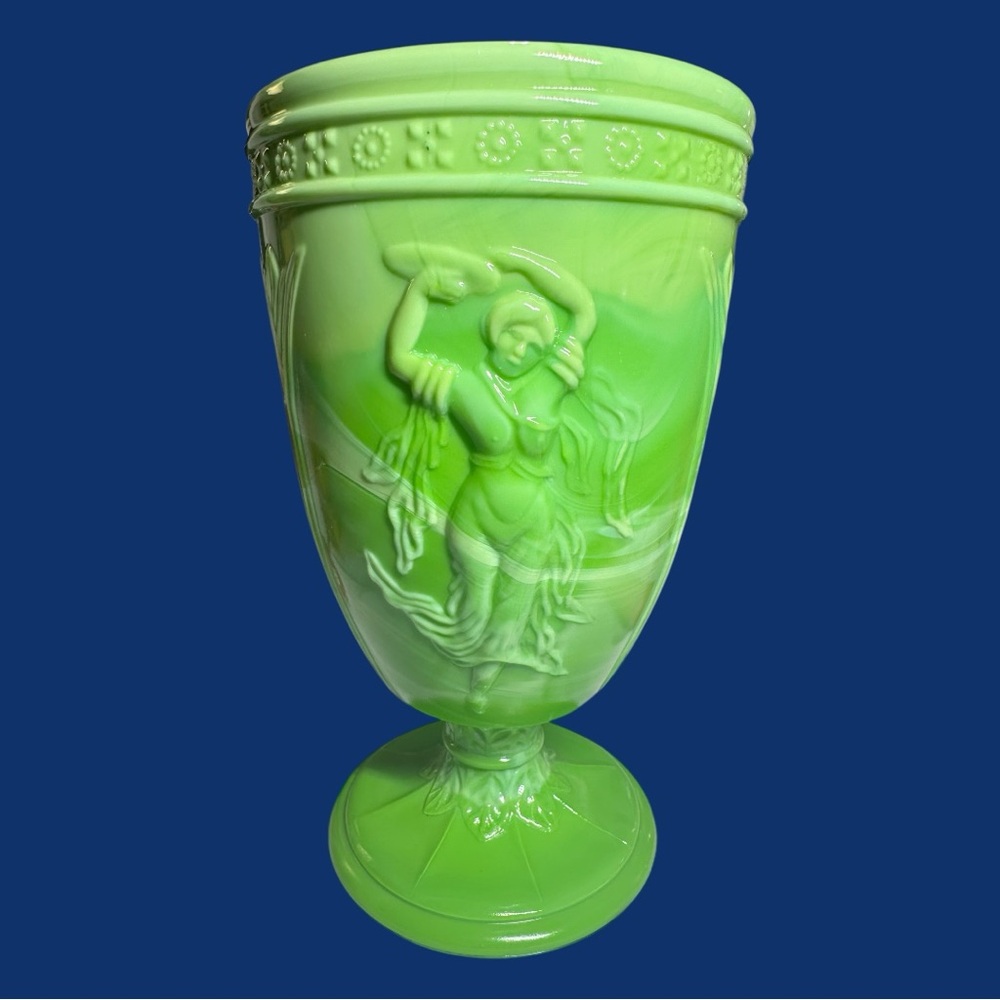 Fenton CHAMELEON Green Dancing Ladies Vase (EUC) - Picture 3 of 16